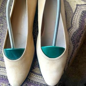 Ferragamo Suedes in perfect neutral. Size 10